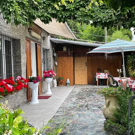 Al Cervo Tra I Laghi Couette-café