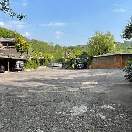 Al Cervo Tra I Laghi Couette-café Tavernerio